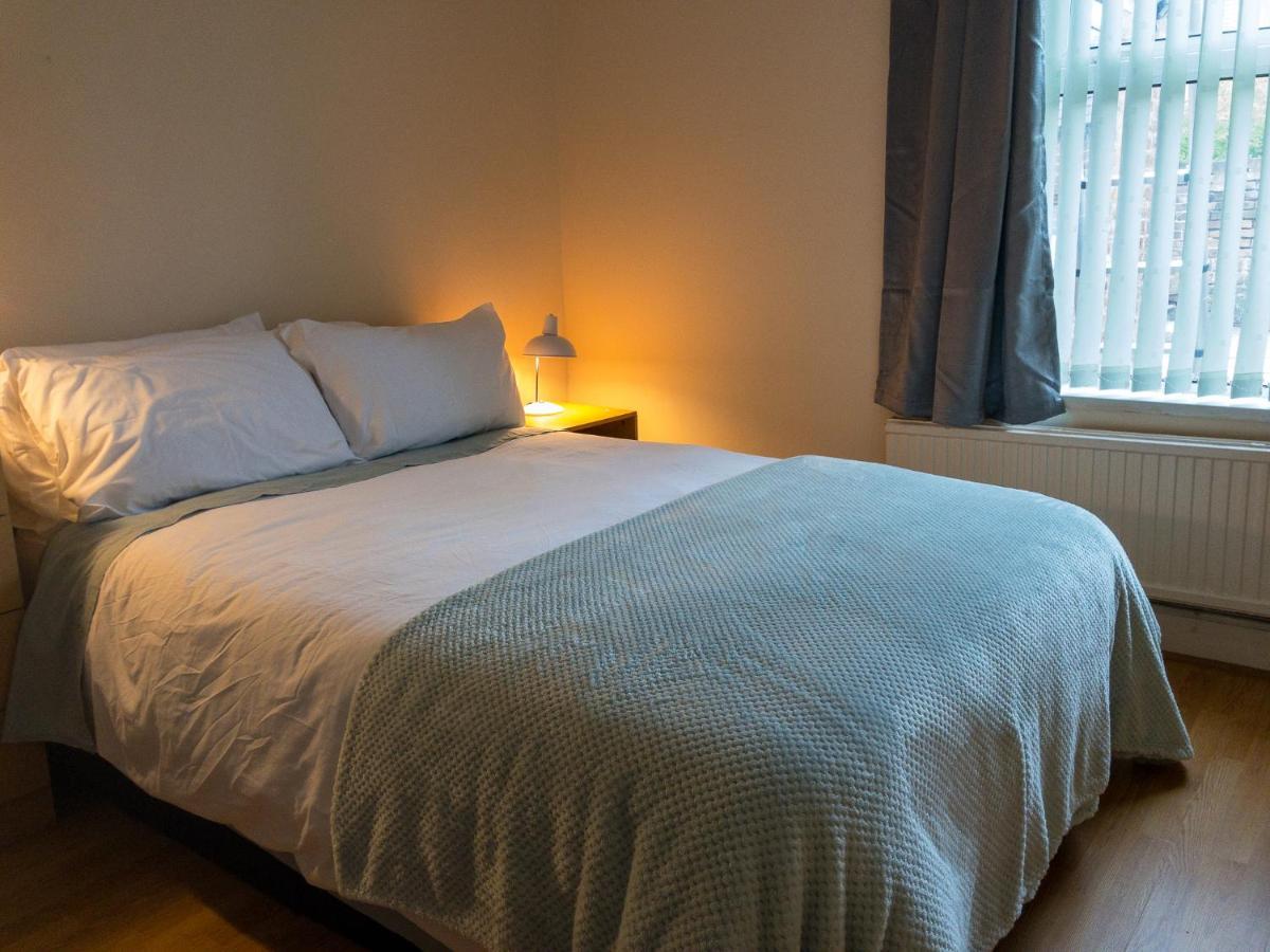 Home Away From Home Sheffield Bagian luar foto