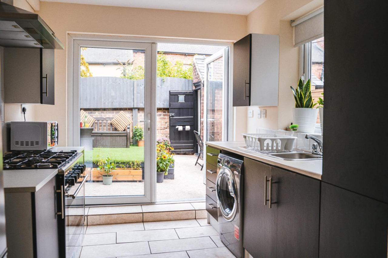 Home Away From Home Sheffield Bagian luar foto